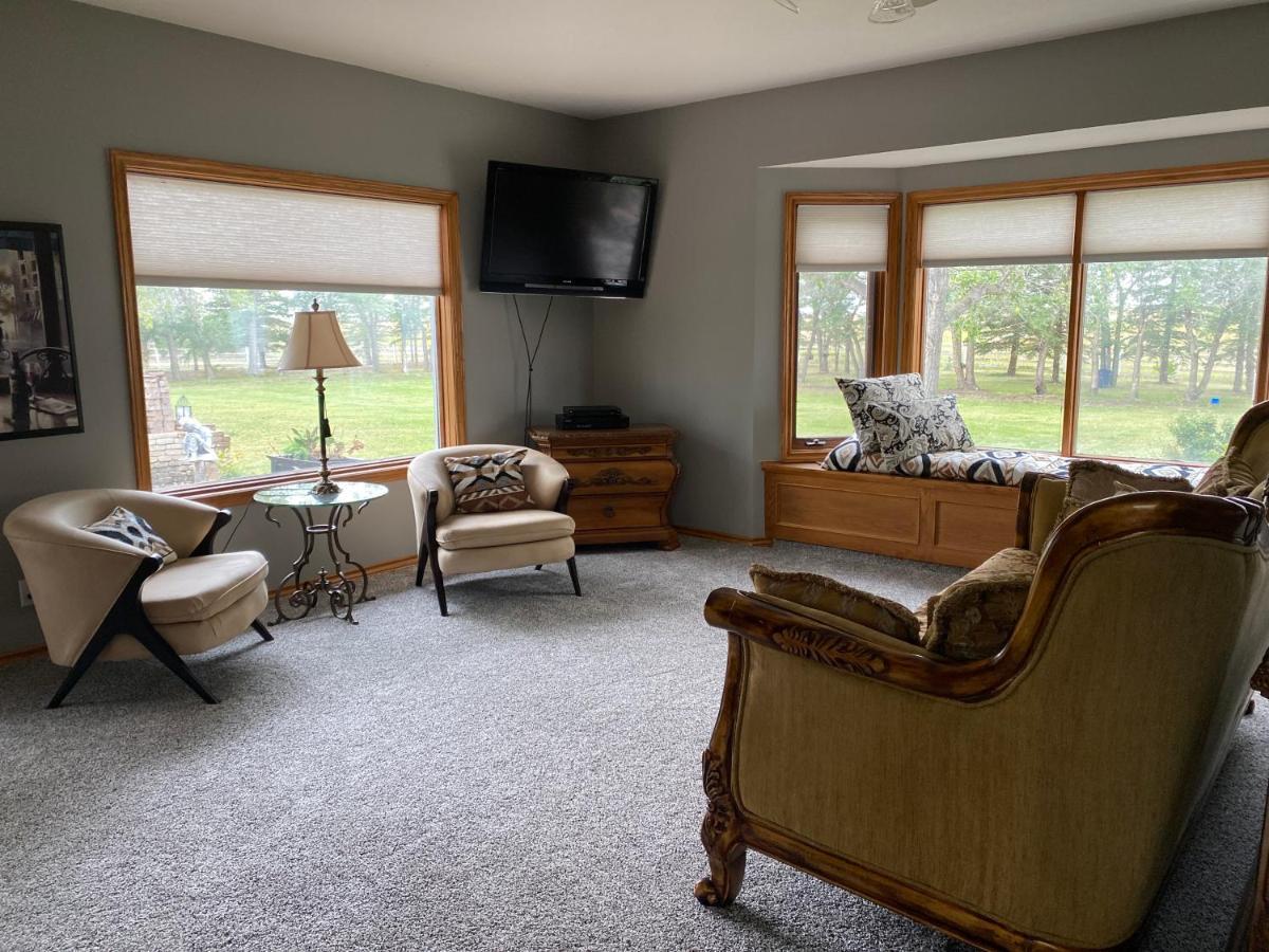 Rolling Hills Country Resort Bed And Breakfast Three Hills Exterior photo